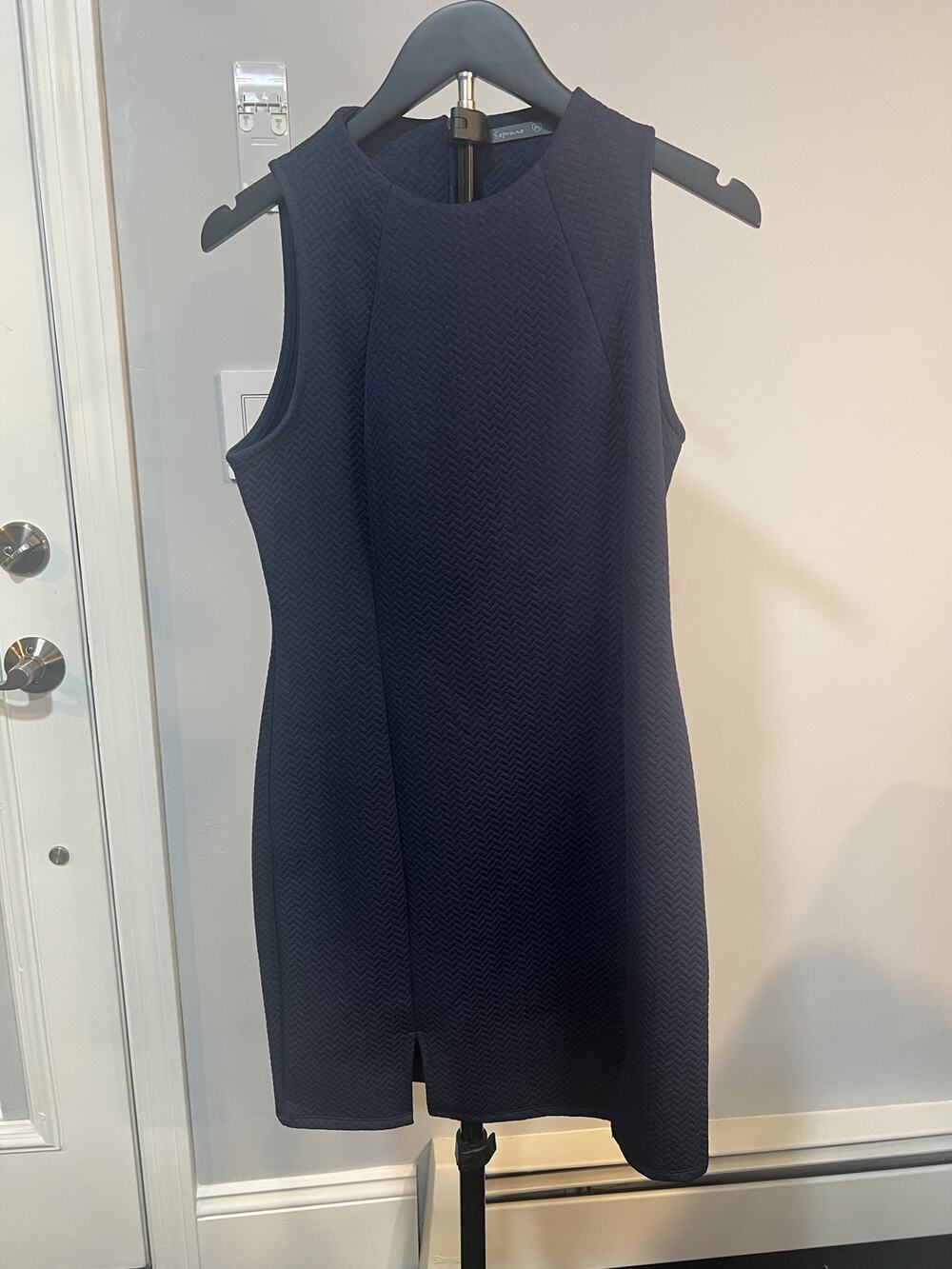 Soprano Textured Chevron Knit Mini Dress Navy Blue M EUC